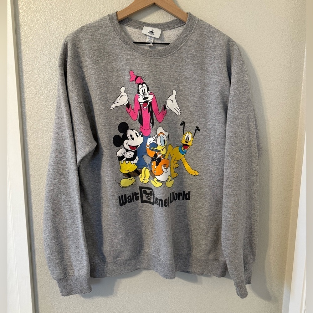 Walt Disney World Mickey & Friends Crewneck Sweatshirt Medium